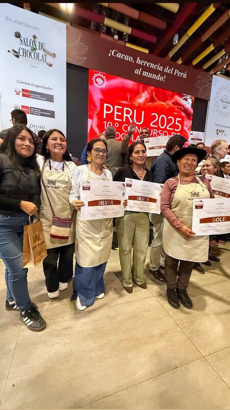 Equipo Miski Warmi premiado en el Salón de Cacao y Chocolate